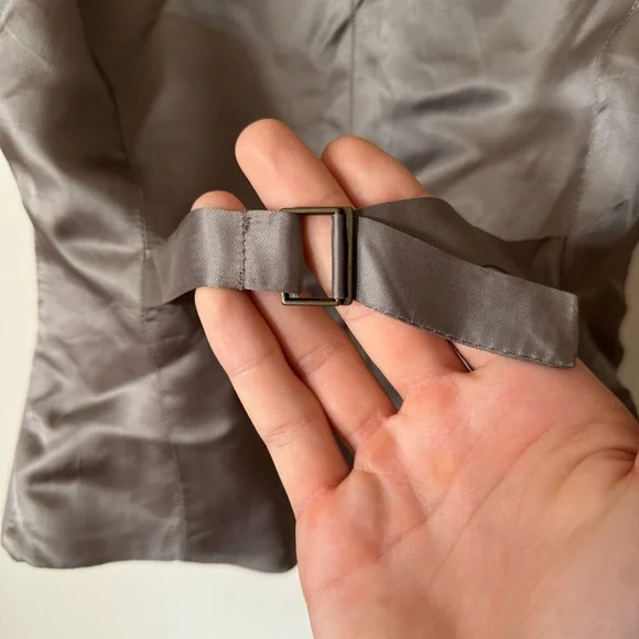 Sisley grey cinched round collar button-up pinstriped vest - Picture 4 of 7